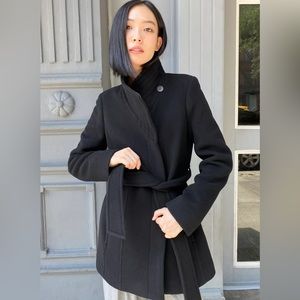 Aritzia Babaton Connor Coat Short - Black